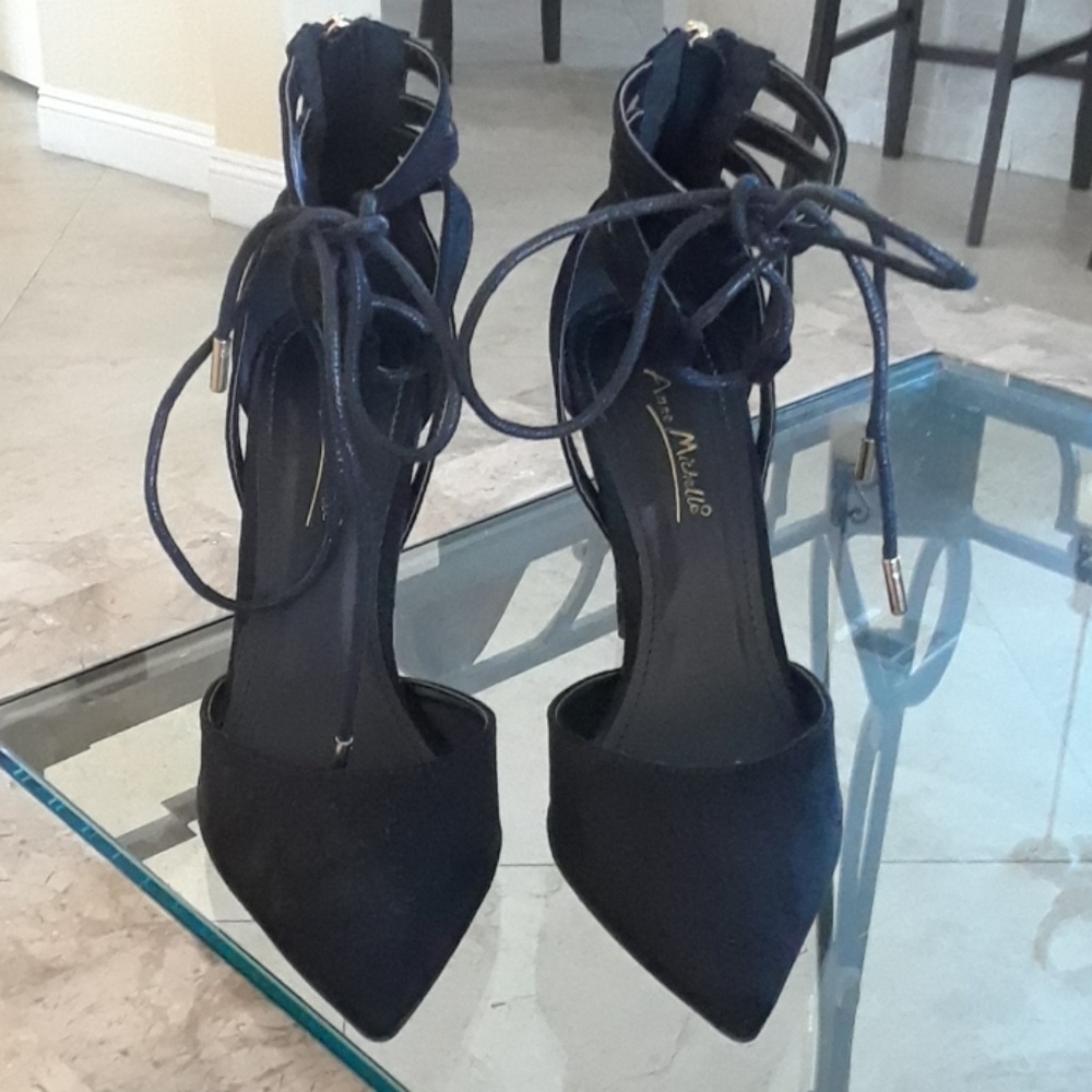 Anne Michelle hight heels